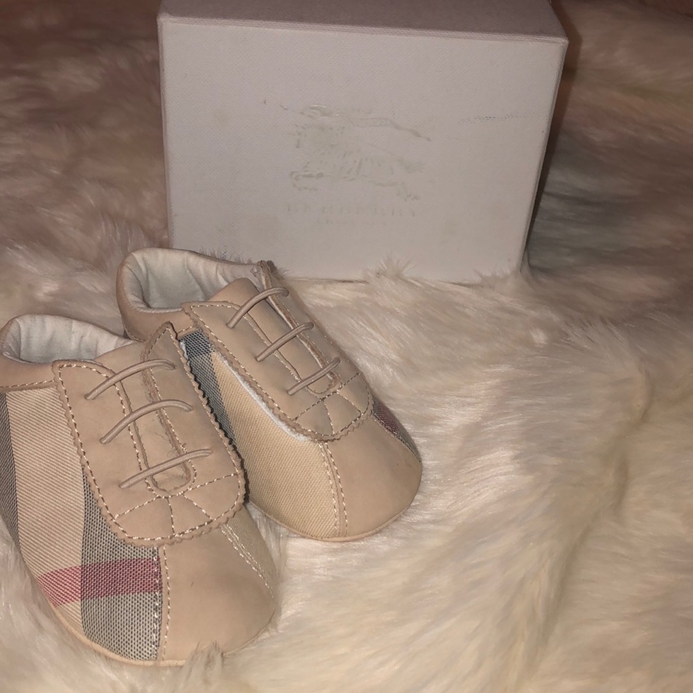 Burberry Shoes and bib